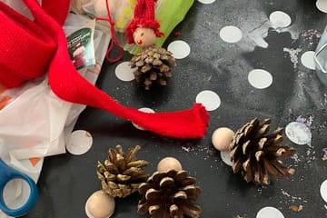Julepynt til treet lager vi selv